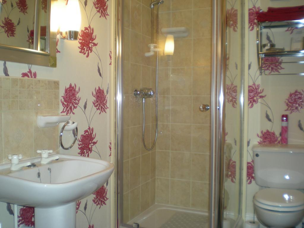 White Lodge Cheltenham Room photo